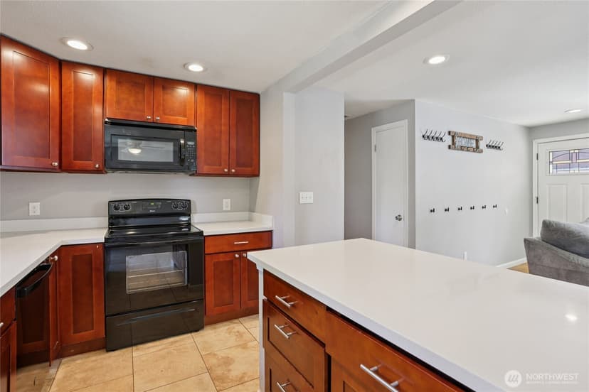Property photo for 5023 161st Place SW, Edmonds photo 8
