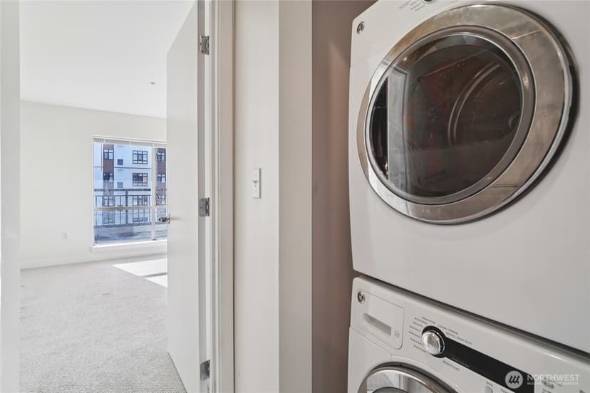 Property photo for 321 10th Avenue S #613, Seattle photo 17