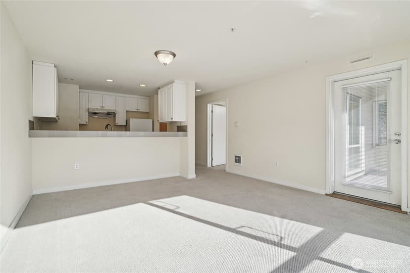 Property photo for 321 10th Avenue S #613, Seattle photo 6