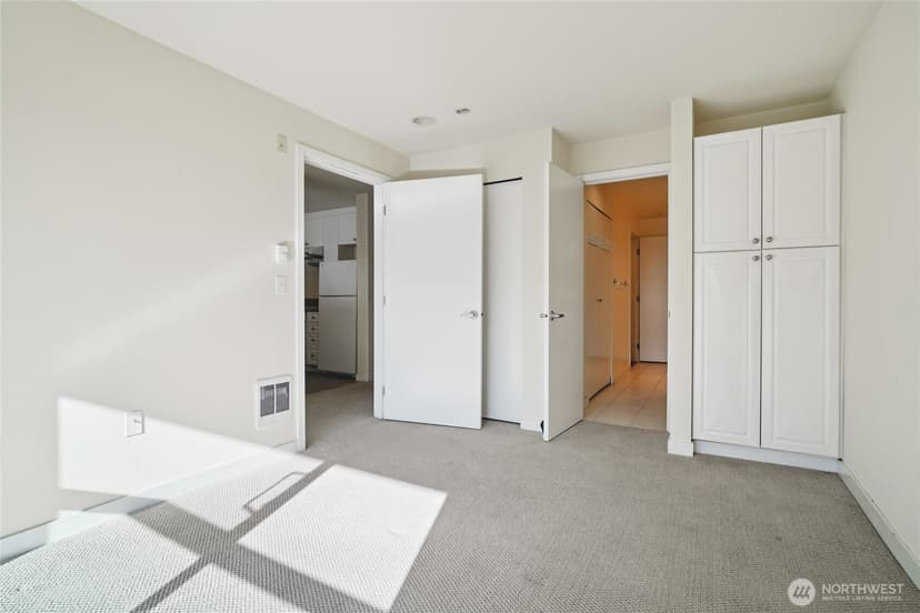 Property photo for 321 10th Avenue S #613, Seattle photo 11