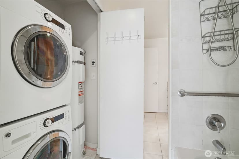 Property photo for 321 10th Avenue S #613, Seattle photo 18
