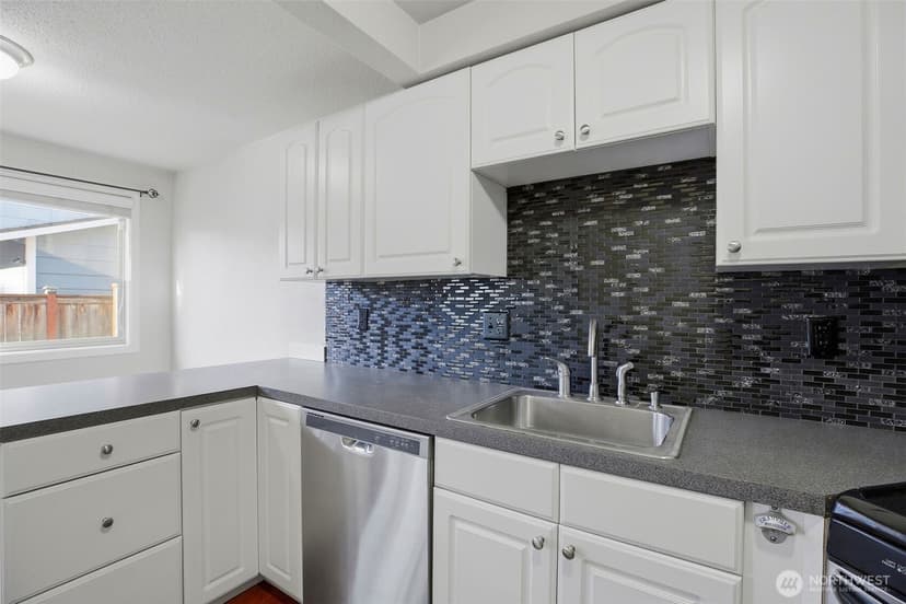 Property photo for 708 N L Street #2, Tacoma photo 11