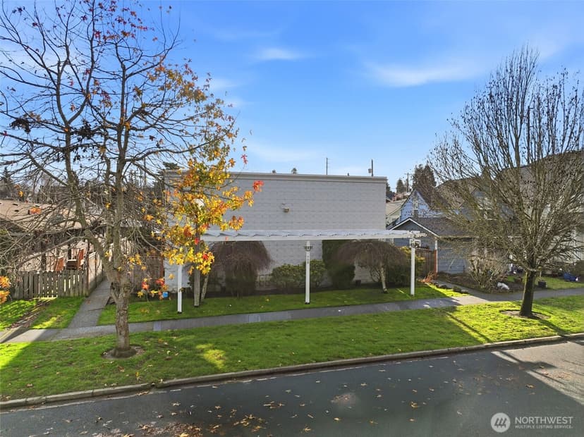 Property photo for 708 N L Street #2, Tacoma photo 2