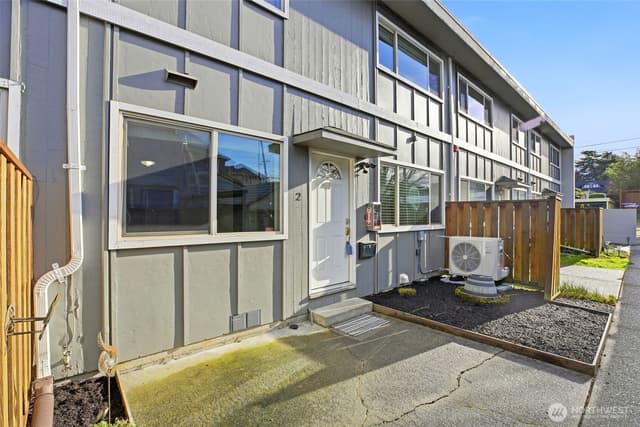 Property photo for 708 N L Street #2, Tacoma photo 4