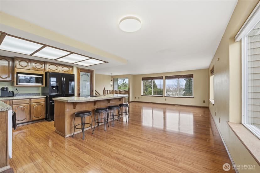 Property photo for 315 Taylor Avenue NW, Renton photo 10