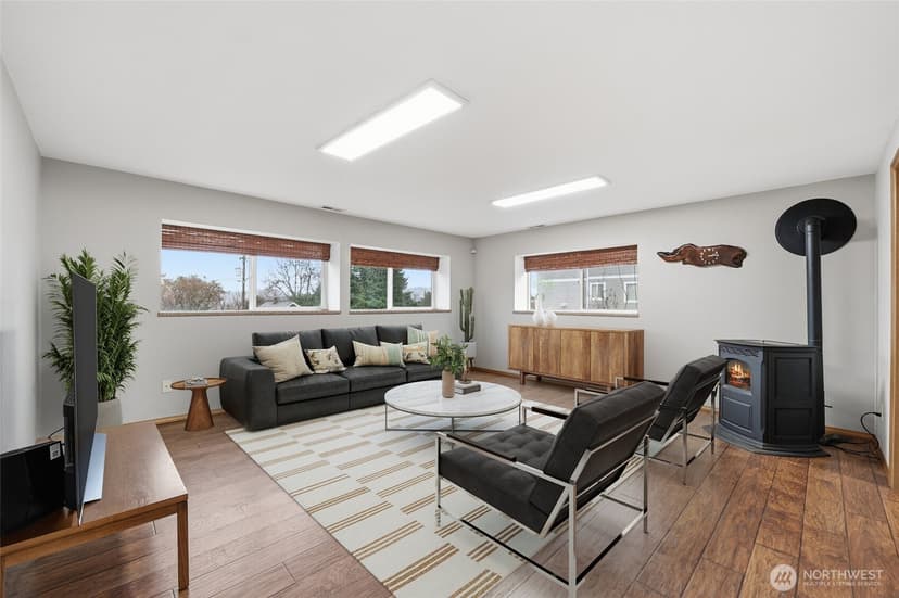 Property photo for 315 Taylor Avenue NW, Renton photo 4