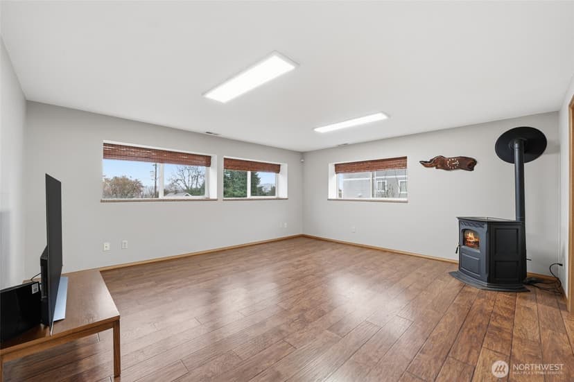 Property photo for 315 Taylor Avenue NW, Renton photo 21