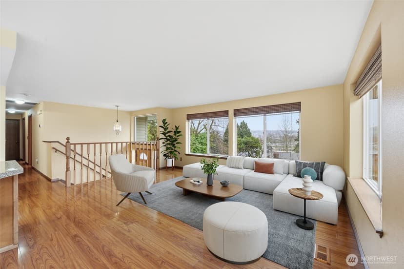 Property photo for 315 Taylor Avenue NW, Renton photo 2