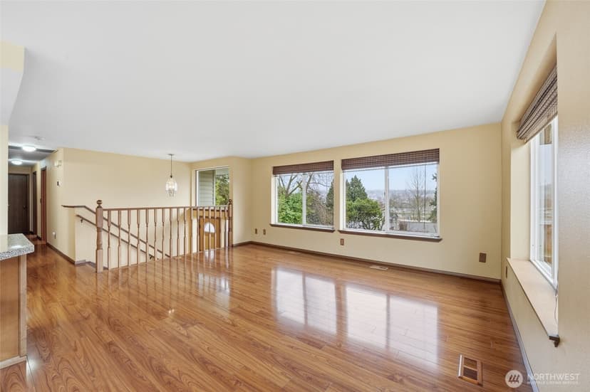Property photo for 315 Taylor Avenue NW, Renton photo 7