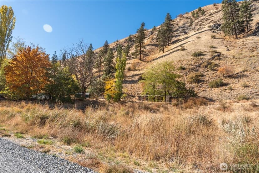 Property photo for 21300 US Highway 97a, Chelan photo 6