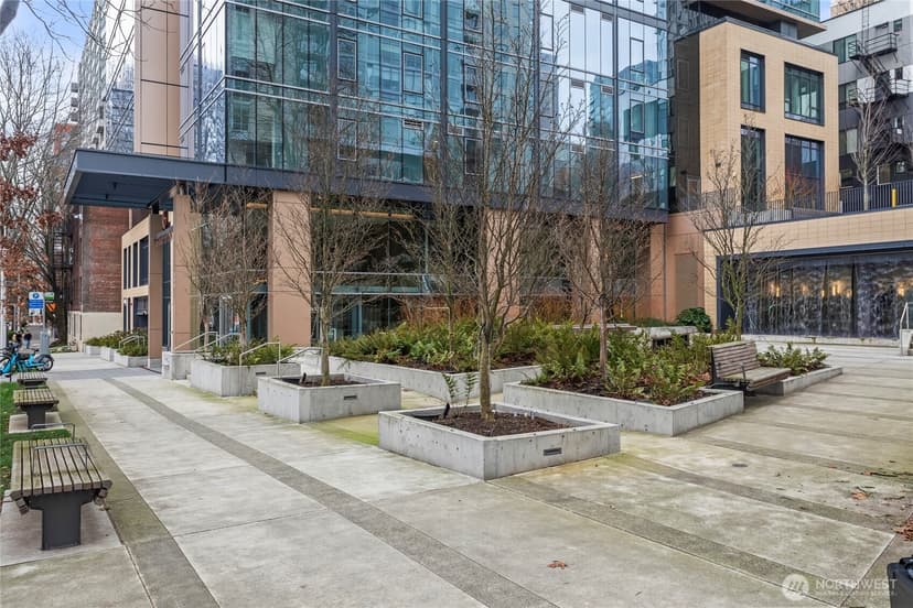 Property photo for 800 Columbia Street #703, Seattle photo 35