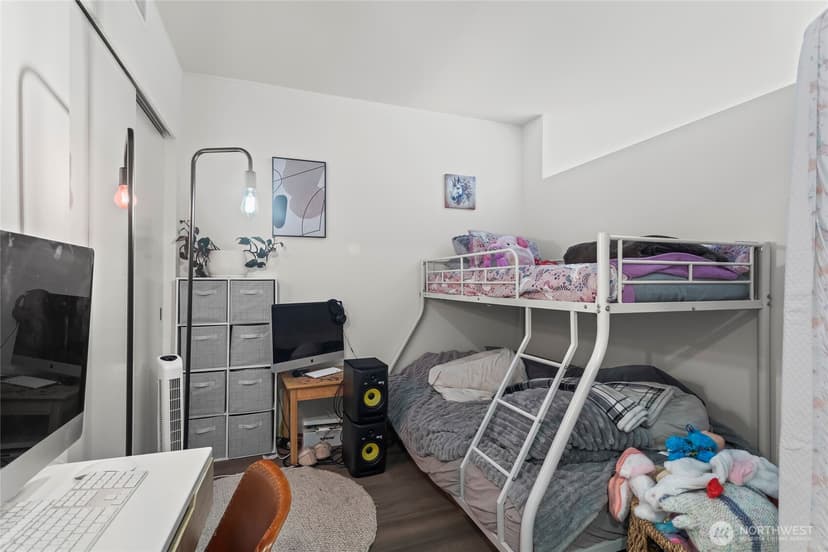 Property photo for 800 Columbia Street #703, Seattle photo 12