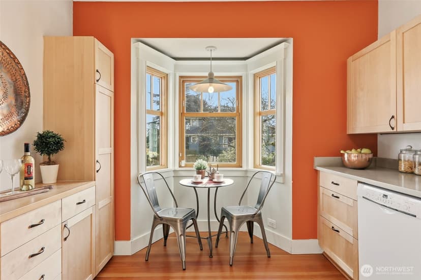 Property photo for 932 N 70th Street, Seattle photo 5