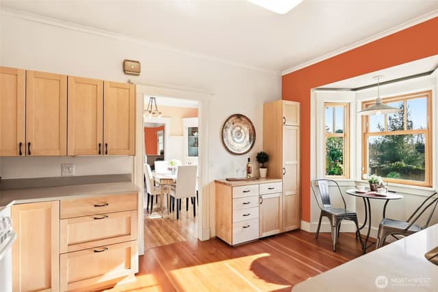 Property photo for 932 N 70th Street, Seattle photo 4