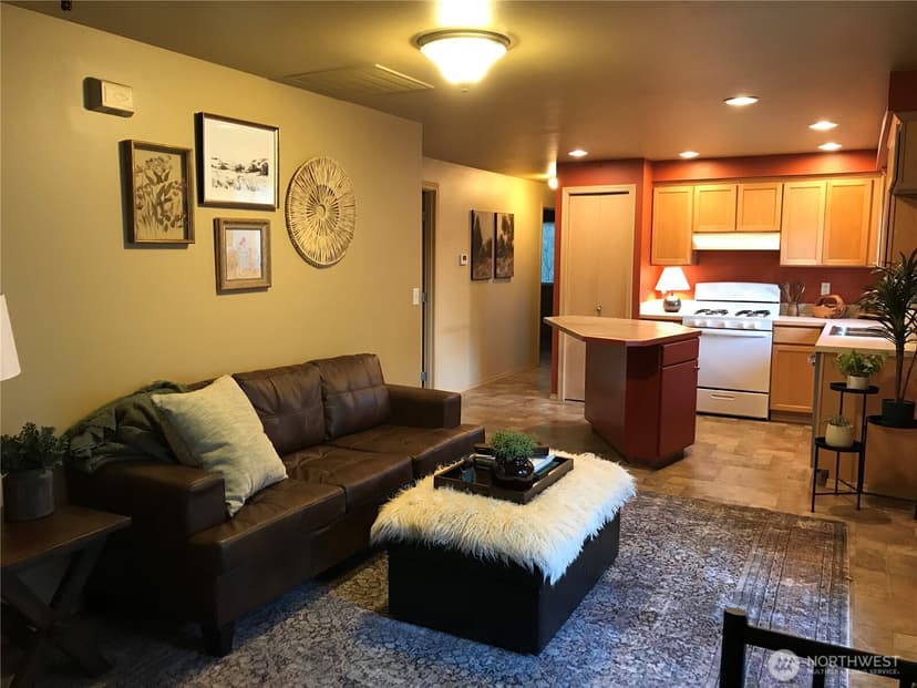 Property photo for 6205 73rd Avenue NE, Marysville photo 3