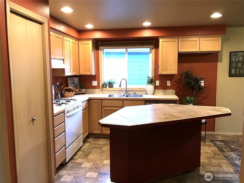 Property photo for 6205 73rd Avenue NE, Marysville photo 5