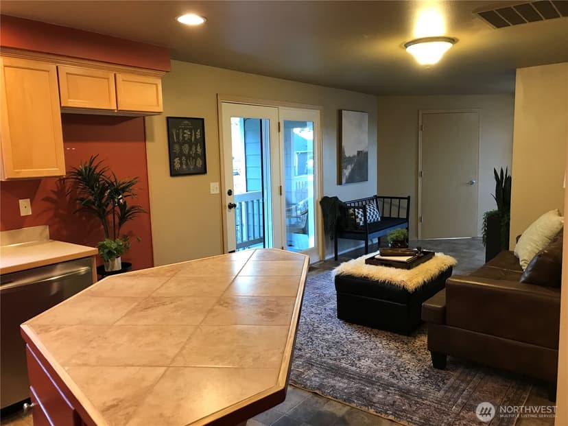 Property photo for 6205 73rd Avenue NE, Marysville photo 6