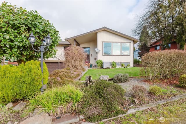 Property photo for 1412 Sheridan Road, Bremerton photo 2