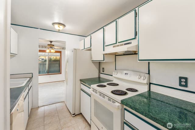 Property photo for 1414 154th Avenue NE #4406, Bellevue photo 4