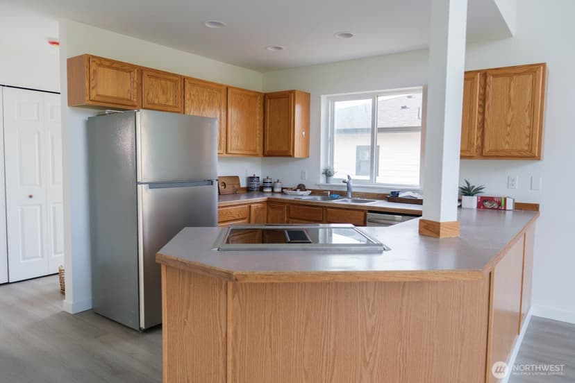Property photo for 570 Canal Drive NE, Ocean Shores photo 22