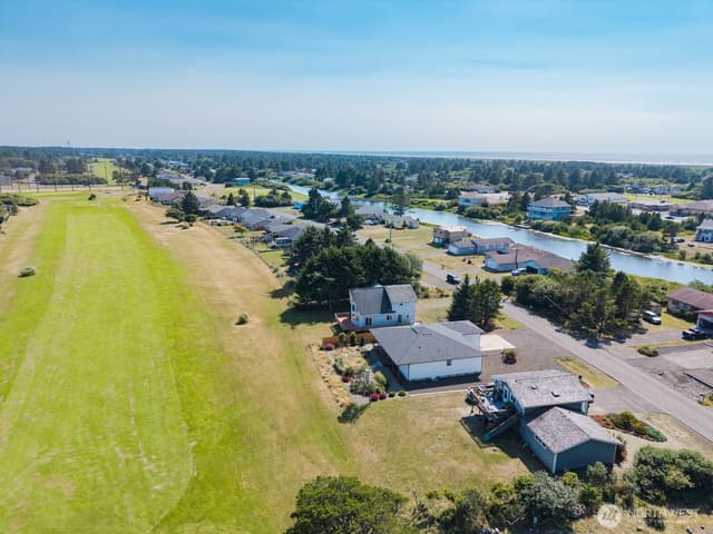 Property photo for 570 Canal Drive NE, Ocean Shores photo 5
