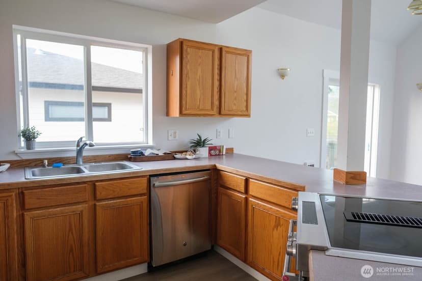 Property photo for 570 Canal Drive NE, Ocean Shores photo 21