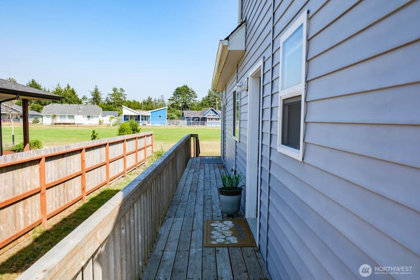 Property photo for 570 Canal Drive NE, Ocean Shores photo 9