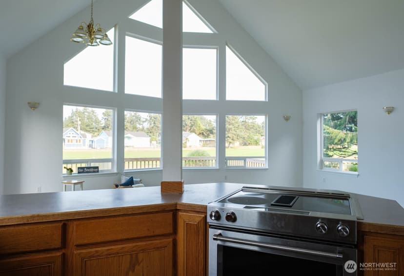 Property photo for 570 Canal Drive NE, Ocean Shores photo 19