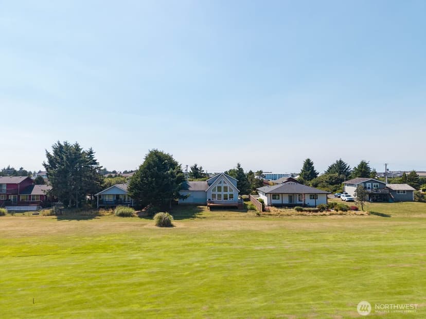 Property photo for 570 Canal Drive NE, Ocean Shores photo 4