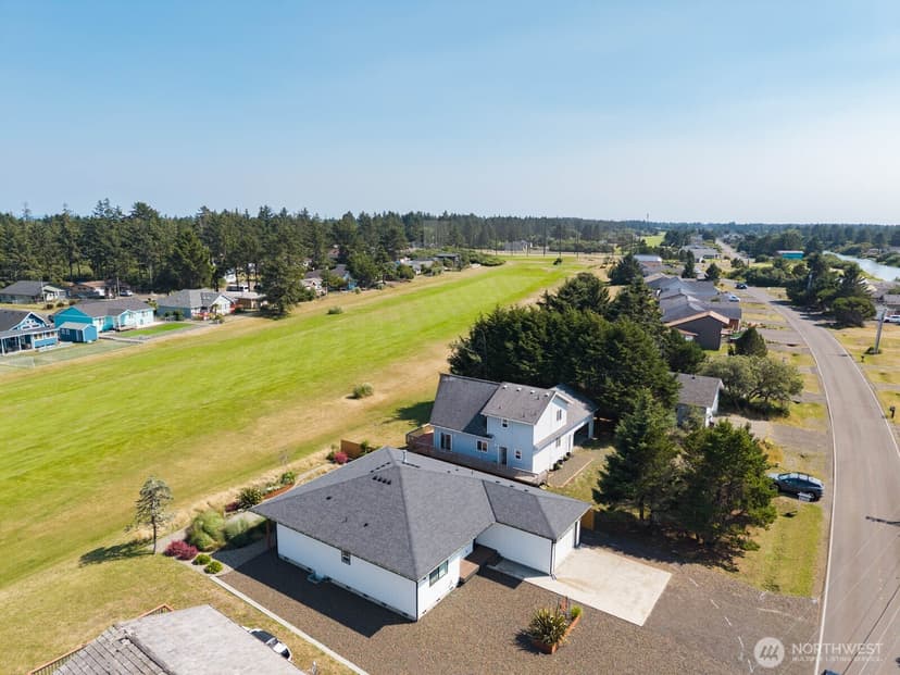 Property photo for 570 Canal Drive NE, Ocean Shores photo 34