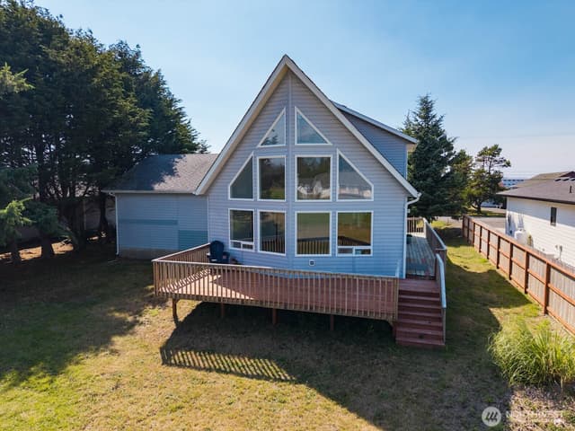 Property photo for 570 Canal Drive NE, Ocean Shores photo 3