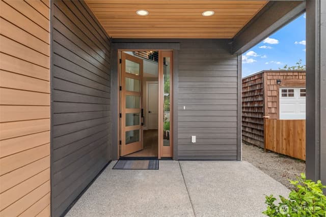 Property photo for 429 Ton-A-Wan-Da Avenue NE, Tacoma photo 2