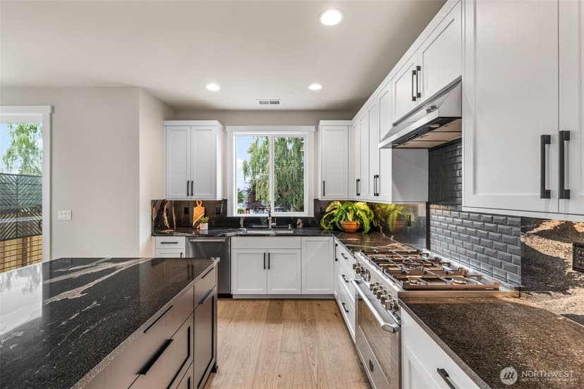 Property photo for 429 Ton-A-Wan-Da Avenue NE, Tacoma photo 9