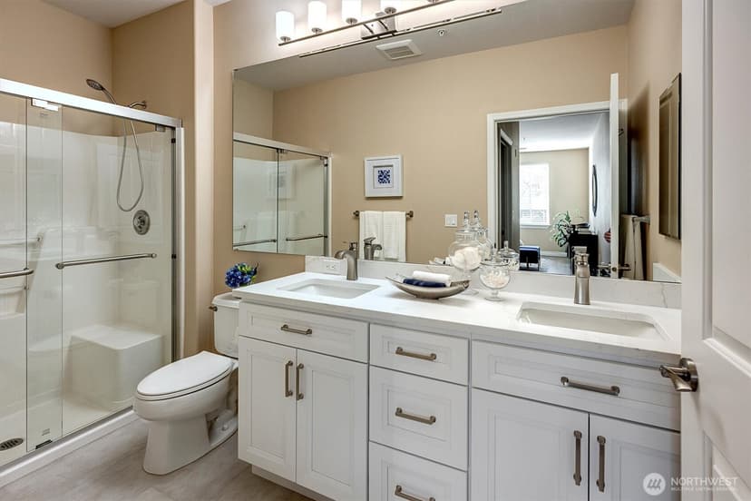 Property photo for 6831 NE 170th Street #206, Kenmore photo 11