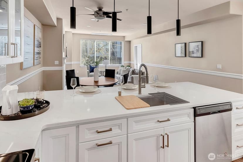 Property photo for 6831 NE 170th Street #206, Kenmore photo 4