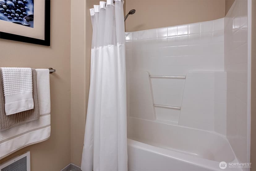 Property photo for 6831 NE 170th Street #206, Kenmore photo 16