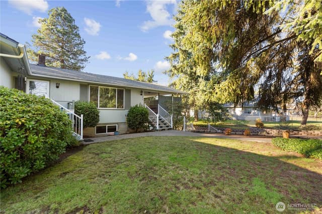 Property photo for 12318 34th Avenue E, Tacoma photo 3