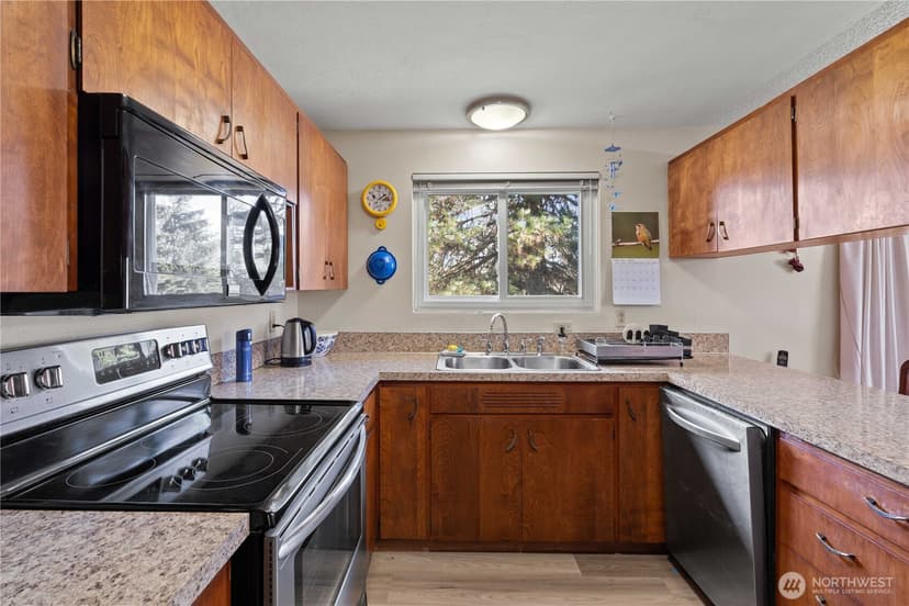Property photo for 12318 34th Avenue E, Tacoma photo 17