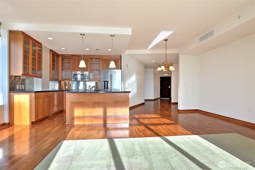 Property photo for 2716 Elliott Avenue #900, Seattle photo 5