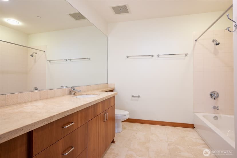 Property photo for 2716 Elliott Avenue #900, Seattle photo 16