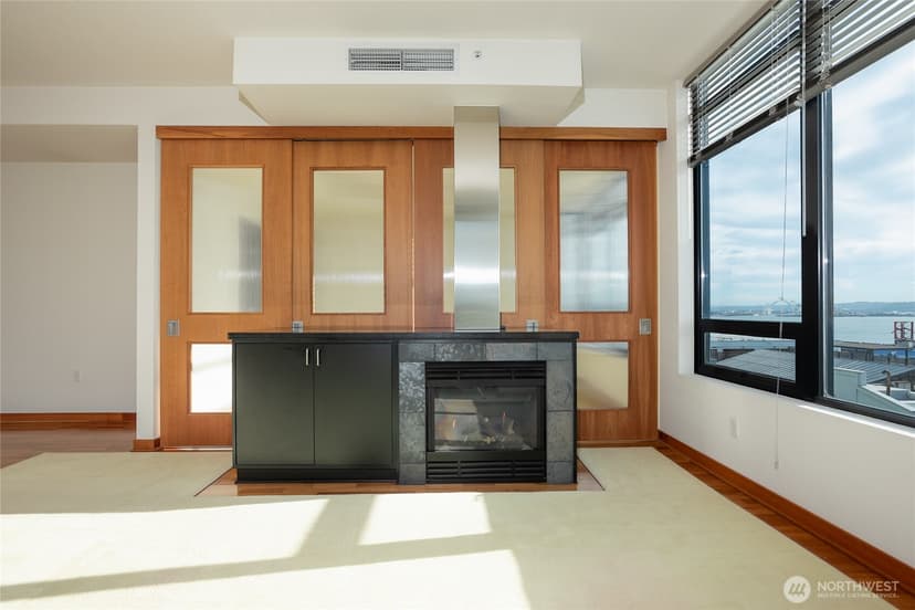 Property photo for 2716 Elliott Avenue #900, Seattle photo 9
