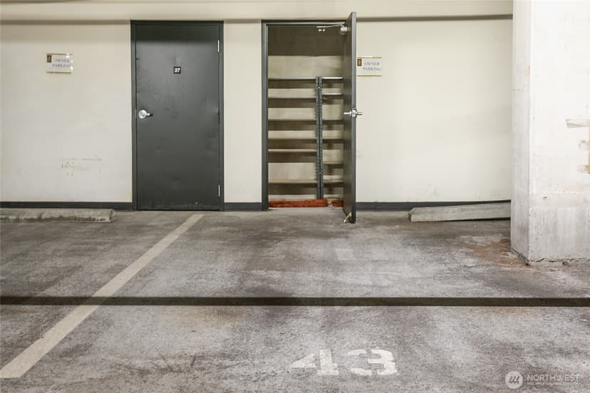 Property photo for 2716 Elliott Avenue #900, Seattle photo 18