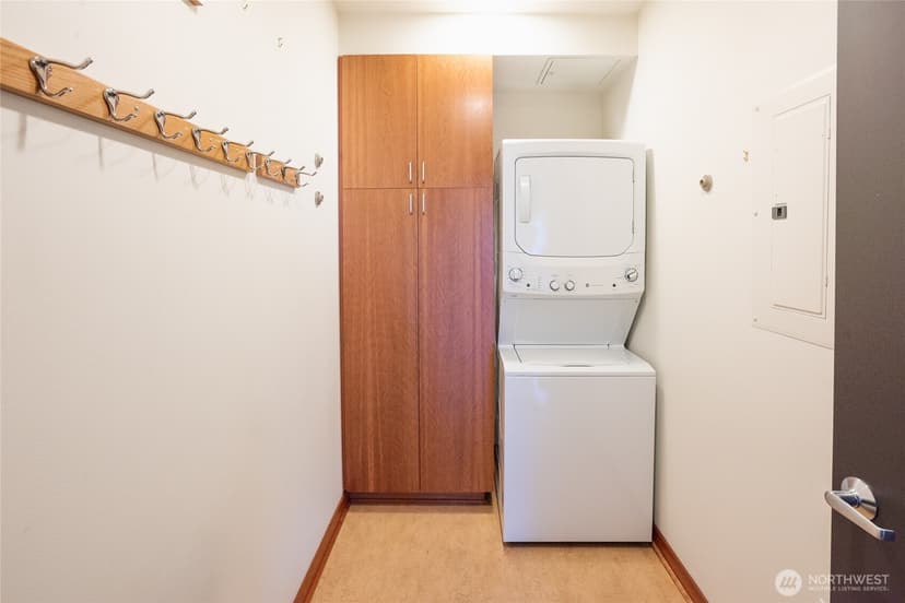 Property photo for 2716 Elliott Avenue #900, Seattle photo 17