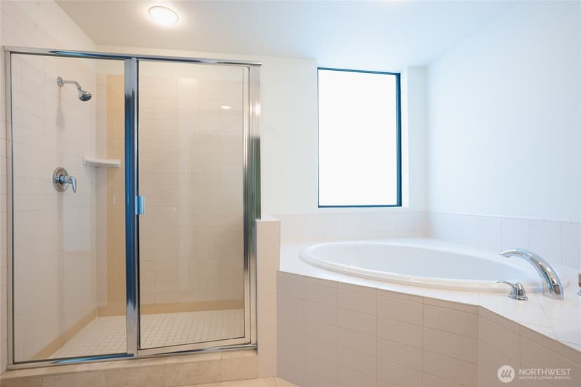 Property photo for 2716 Elliott Avenue #900, Seattle photo 12