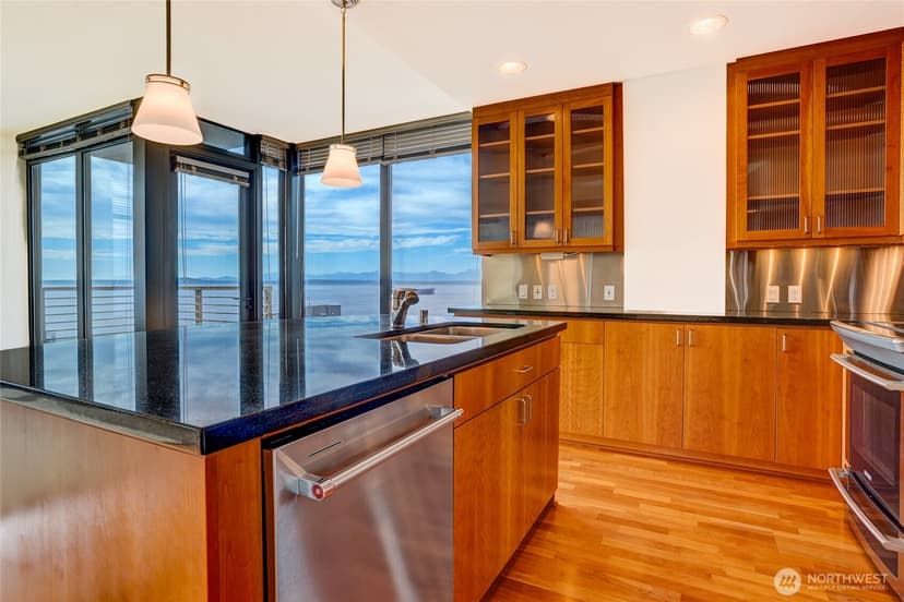 Property photo for 2716 Elliott Avenue #900, Seattle photo 6