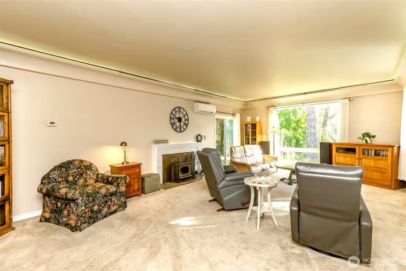 Property photo for 6214 75th Street W, Lakewood photo 7