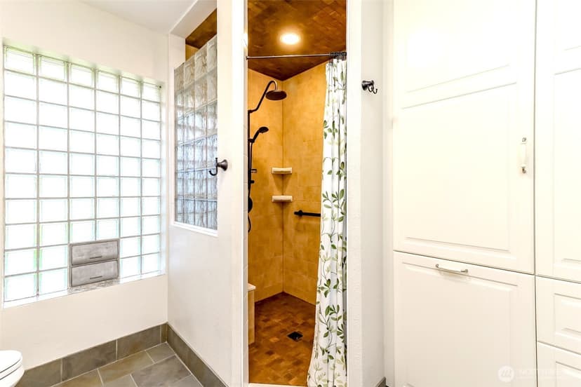 Property photo for 6214 75th Street W, Lakewood photo 18