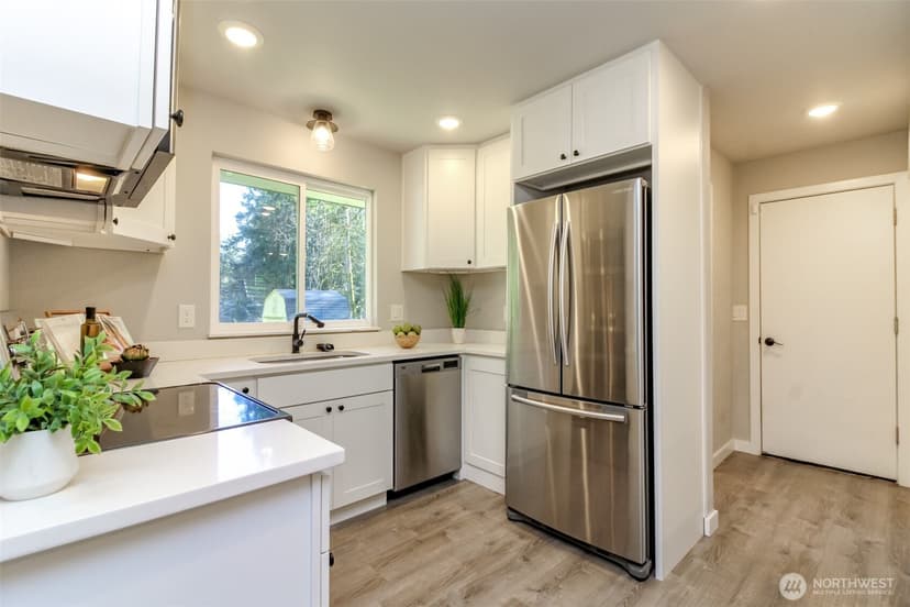 Property photo for 955 California Avenue SE, Port Orchard photo 6