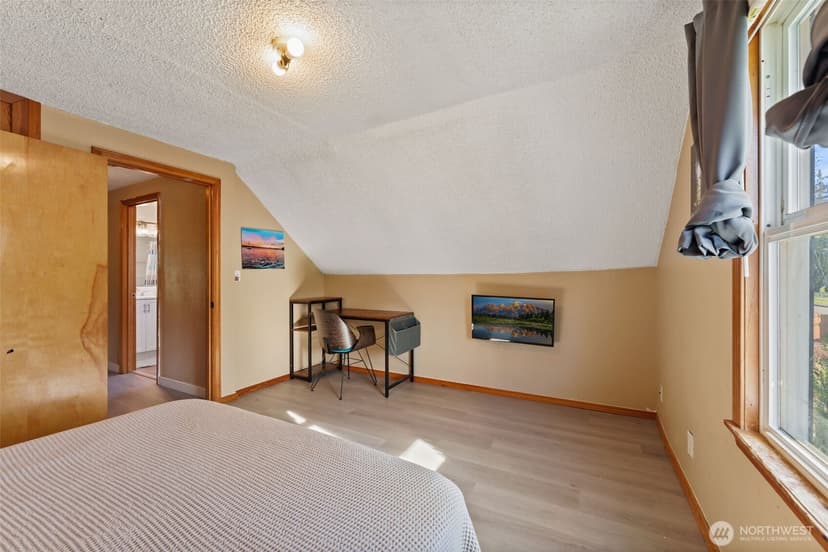 Property photo for 8725 121st Street SW, Lakewood photo 20