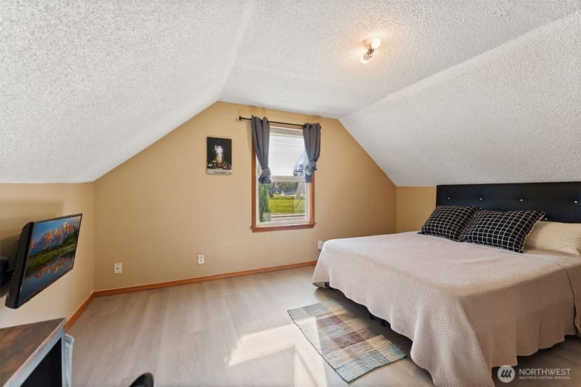 Property photo for 8725 121st Street SW, Lakewood photo 18